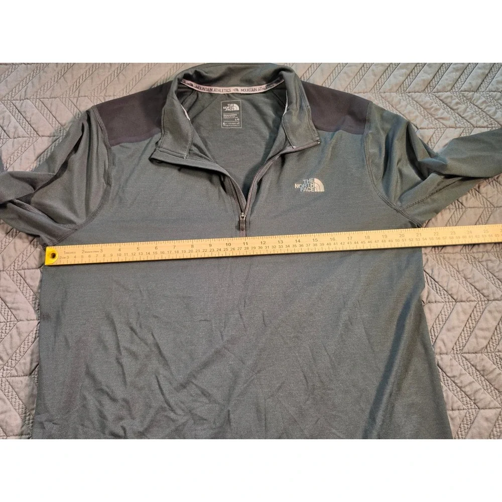 The North Face Mountain Athletics FlashDry-XD Quarter Zip Pullover Gray Mens L
